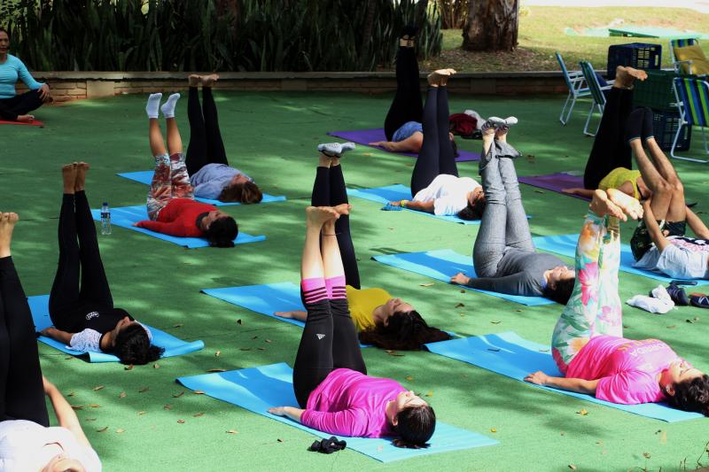 Roberto Maty - Relaxamento, com a aula de Hatha Yoga, no Quintal do Sesc