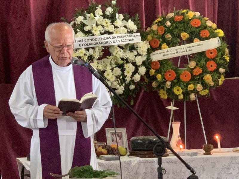 Cedida - Padre Antonio Carvalho era contador da empresa, a qual se dedicou muitos anos até atender ao chamado de Deus