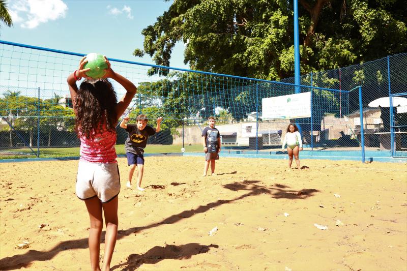 Jean Ramalho - Ação, iniciada ontem, promove junção de brincadeiras atuais e tradicionais no Tênis Clube