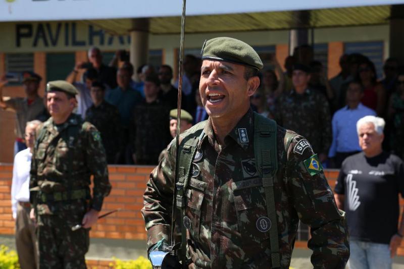 Tenente Coronel José Evânio Cavalcante de Brito Junior, em sua posse como novo comandante do 28º Grupo de Artilharia do Exército Brasileiro, em Santa Catarina