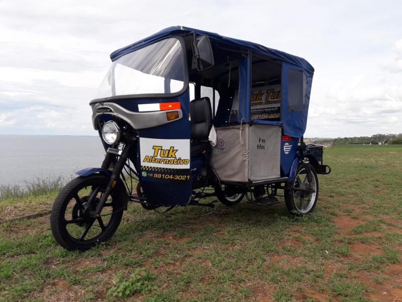 Cedida/Fábio Carlos da Silva - Transporte vem sendo usado aos finais de semana para passeios turísticos na orla do Rio Paraná, que duram de 25 a 30 minutos