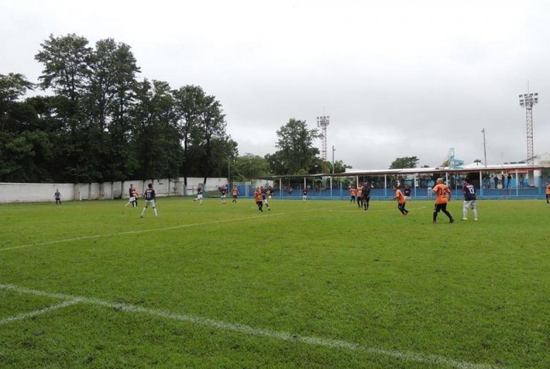 Arquivo / Crecesc - Bola rola neste domingo, no campo do Crecesc e do Rio 400