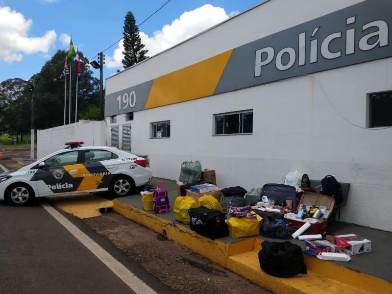 Foto: Polícia Militar - Diversas mercadorias foram encontradas durante a vistoria da polícia