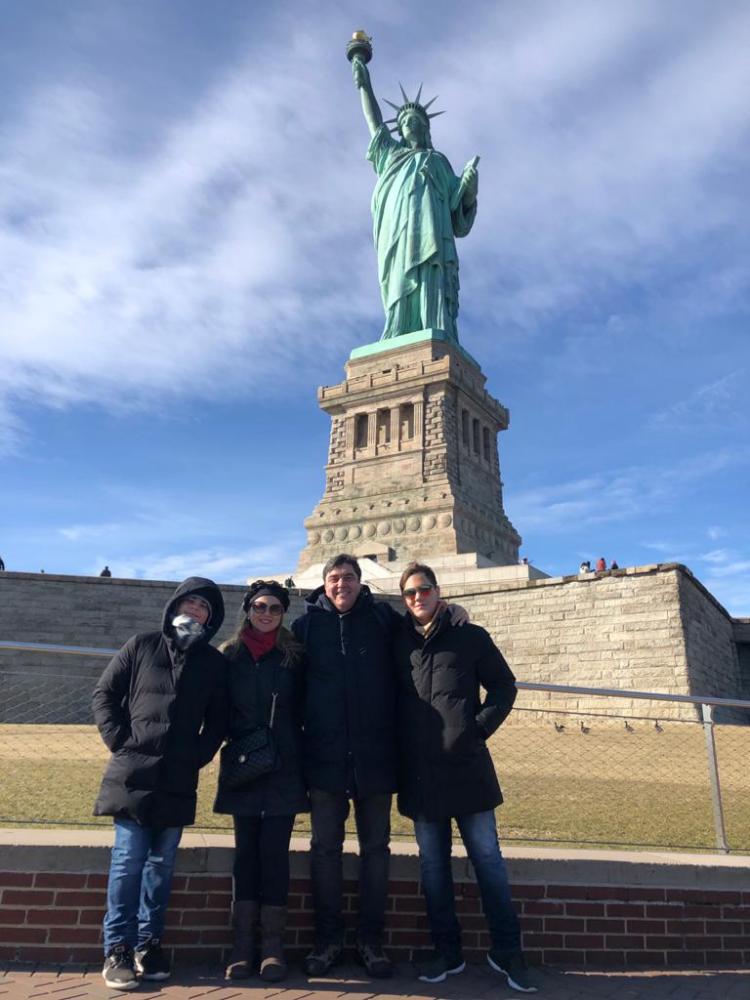 João Mansano, Eduardo, Vanessa e João Victor, em New York, pela Companhia de Viagem