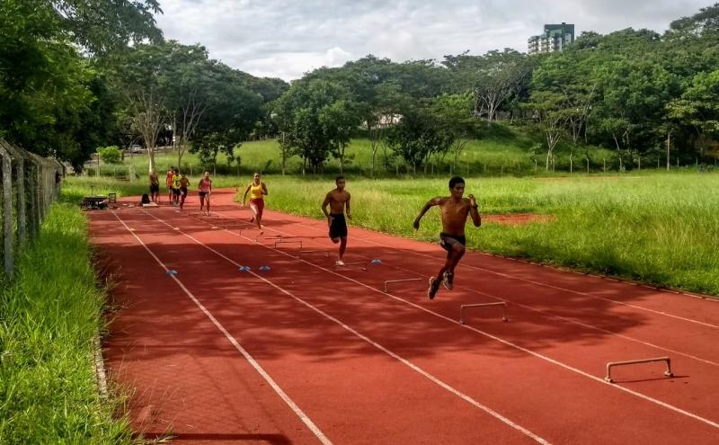 Cedida - Atletas da equipe treinaram ontem pela manhã na Pista de Atletismo Mário Covas, da Unesp