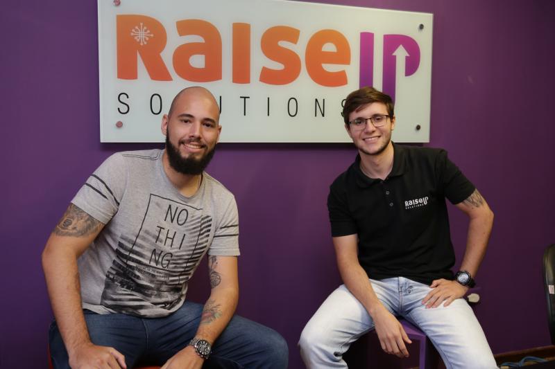 Weverson Nascimento - Matheus e Gabriel, fundadores da Raise Up Solutions, são responsáveis pelo webinário