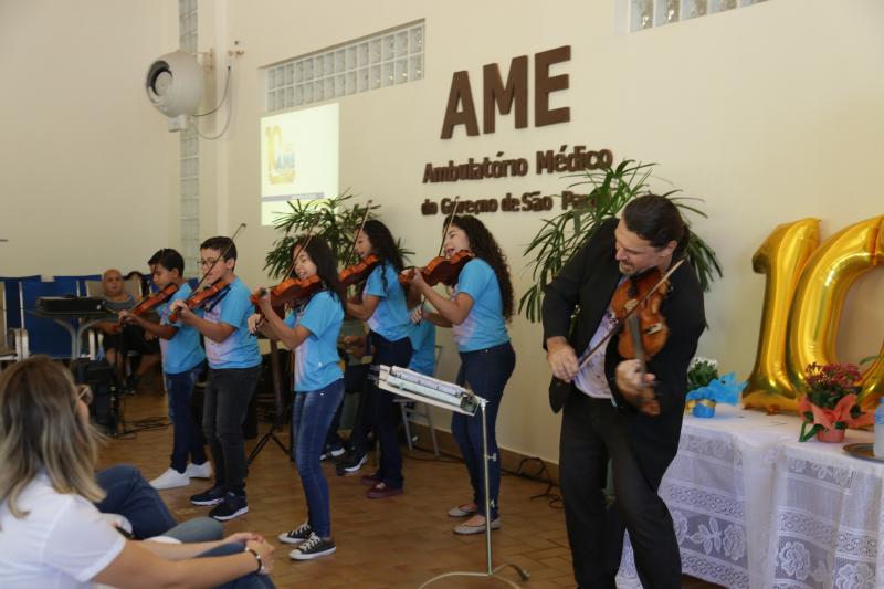 Foto: Isadora Crivelli - Público: olhares hipnotizados convertiam semblantes preocupados em sorrisos