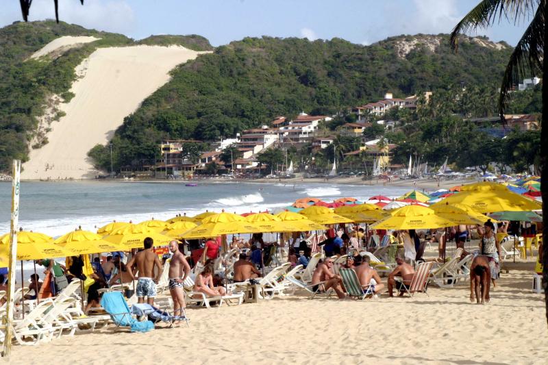 Foto: Maxwell Oliveira – A Praia de Ponta Negra, de onde se pode avistar o Morro do Careca, uma referência de Natal