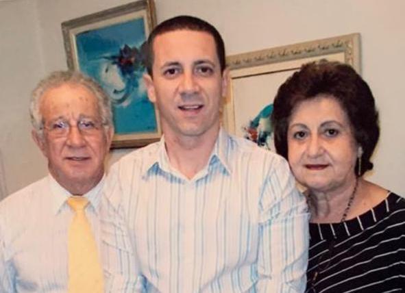 Rogério Galindo, entre os pais Rufino e Amélia