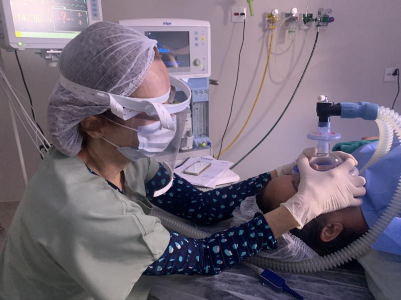 Anestesista Denise Langhi participou da primeira videohisteroscopial endometrial em Presidente Prudente