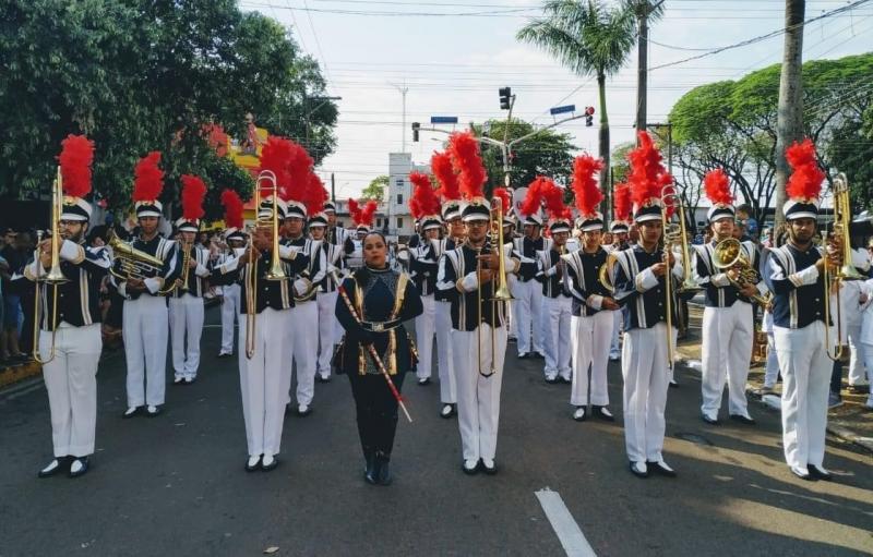 Parada festiva de Prudente