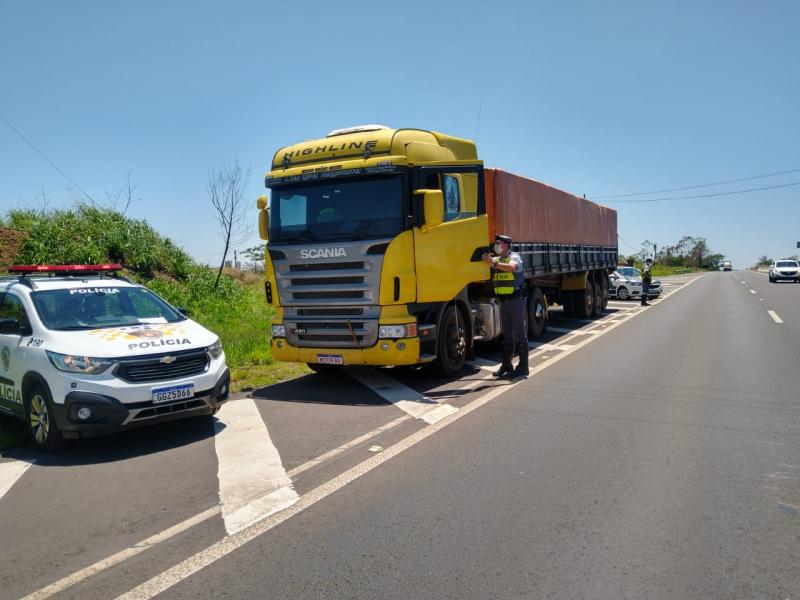 caminhoneiros são roubados e mantidos em cativeiro em álvares machado região de presidente prudente