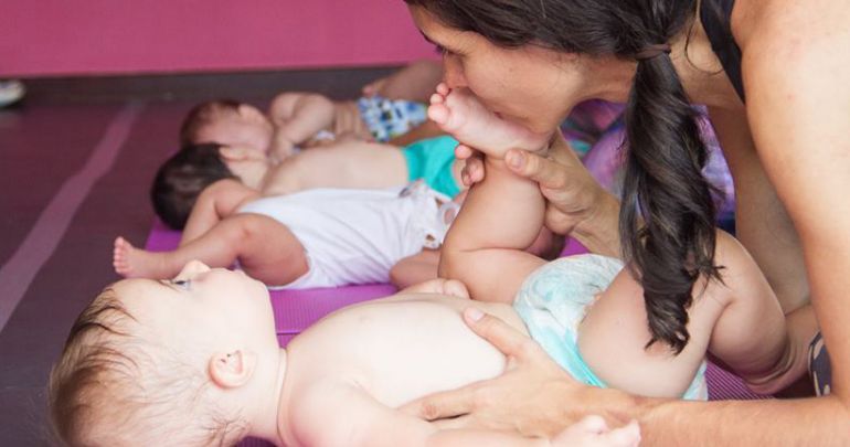 Cedida/Rafa Cacciatore, Bebê tem conforto do balanço da dança, proximidade com a mãe  e relaxamento para mamar