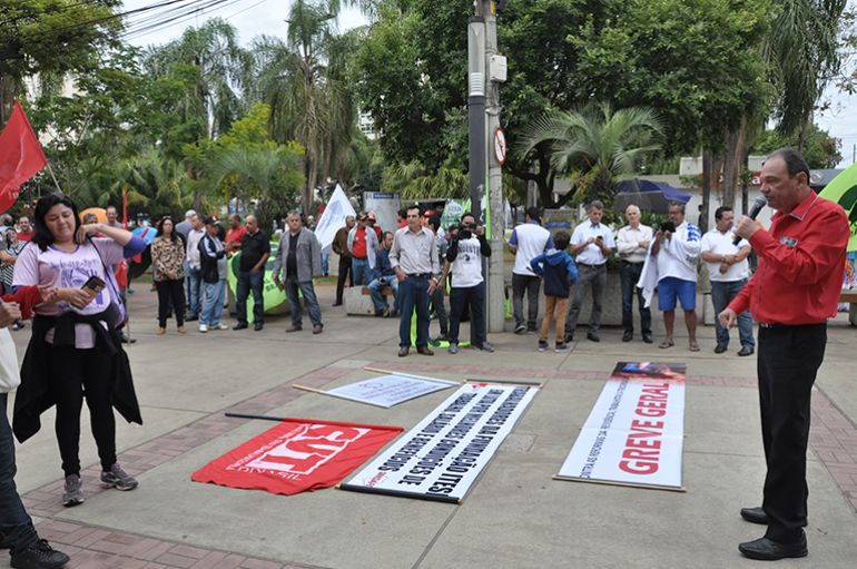 José Reis, Em Prudente, militantes e sindicalistas se posicionaram contra reformas do governo federal