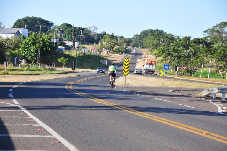 Marcio Oliveira, Ciclistas se arriscam por ruas e rodovias da região durante os treinamentos, por falta de um local específico