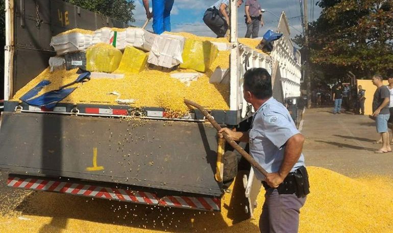 Polícia Militar Rodoviária, Drogas estavam escondidas em caminhão que carregava milho