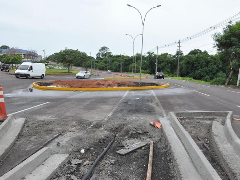 José Reis, Obras para construção de rotatória interferem no trânsito, gerando reclamações entre moradores e comerciantes
