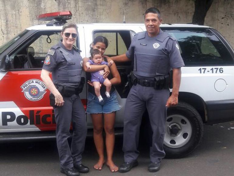 Polícia Militar, Cabos que atenderam a ocorrência visitaram mãe e filha