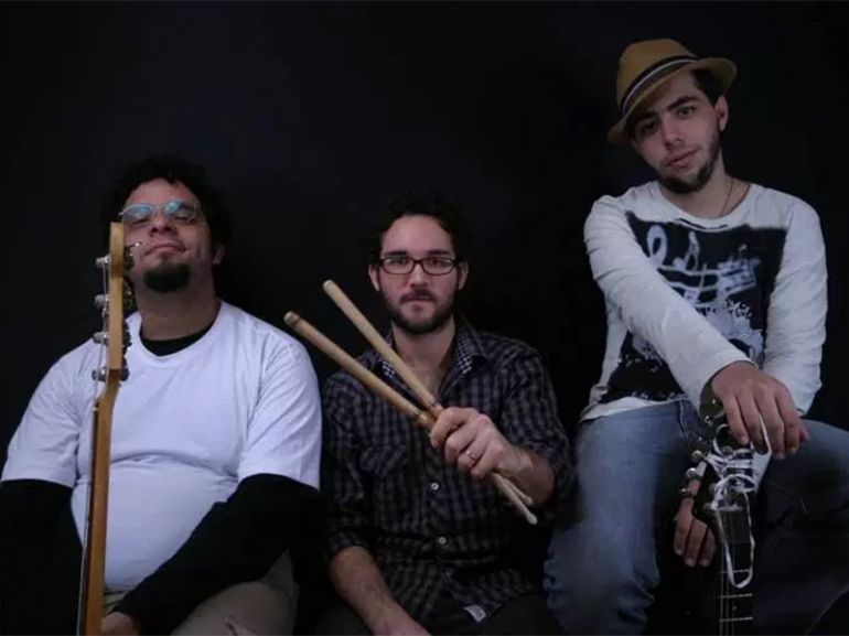 Divulgação, Tuca Graça, Johnny Jam e Fernando Cirowz compõem a banda Bala de Troco que anima o “Sexta do Samba”
