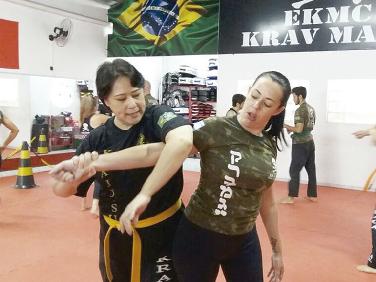 Cedidas/Tatiane Gimenez, Curso de Imobilização ensinará técnicas de autodefesa na Academia Krav Maga Caveira