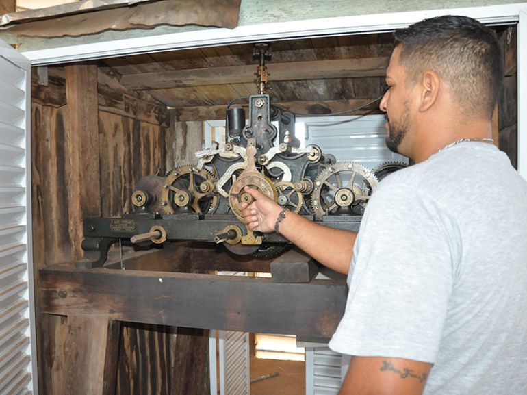 José Reis, Catedral de São Sebastião realiza atraso nos ponteiros