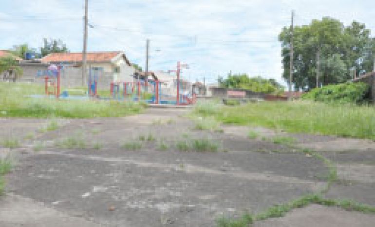 José Reis, Moradoras relatam “situação de abandono” em praça de lazer