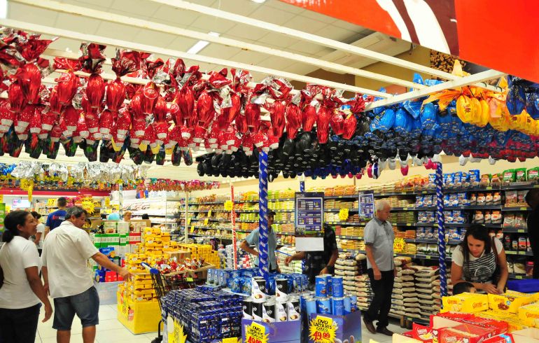 Marcio Oliveira, Ontem, a um dia da comemoração da Páscoa, procura por chocolates aumentou na cidade