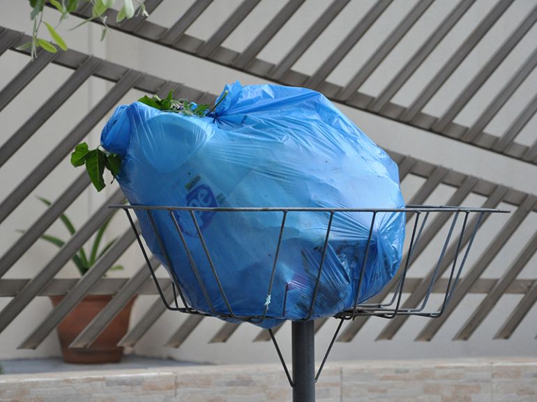 José Reis - Lei diz que são considerados lixos os materiais acondicionados em sacos plásticos lacrados