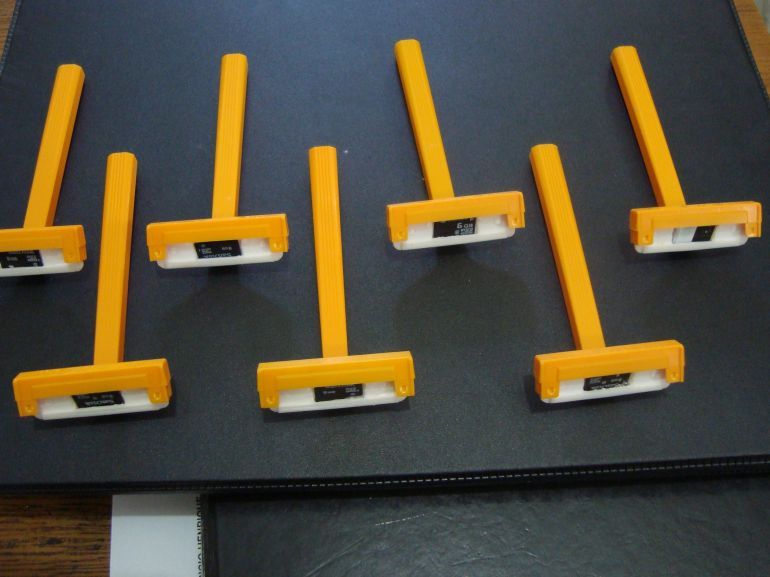 Croeste - Sete aparelhos de barbear escondiam cartões de memória no interior das lâminas