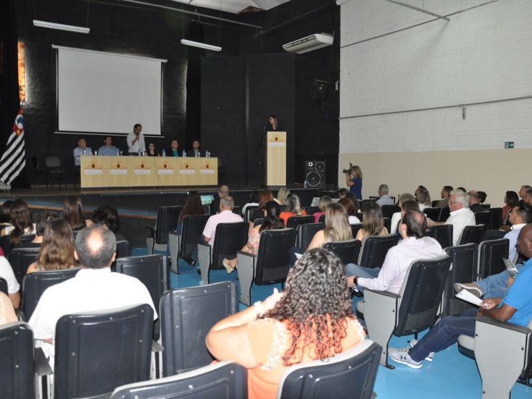 José Reis - Lançamento de cartilha reuniu ontem autoridades e pacientes