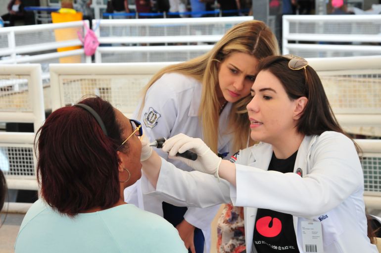 Marcio Oliveira  - Pacientes passaram por triagem médica, para ver se alguma suspeita de doença era identificada