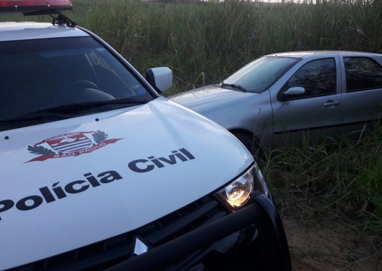 Polícia Civil - Veículo estava abandonado próximo a canavial, a 600 m da empresa