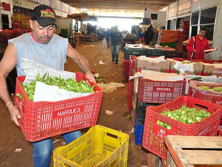 Jose Reis - Sem novas mercadorias, Ceagesp lida com estoque remanescente; produtos têm alta no valor