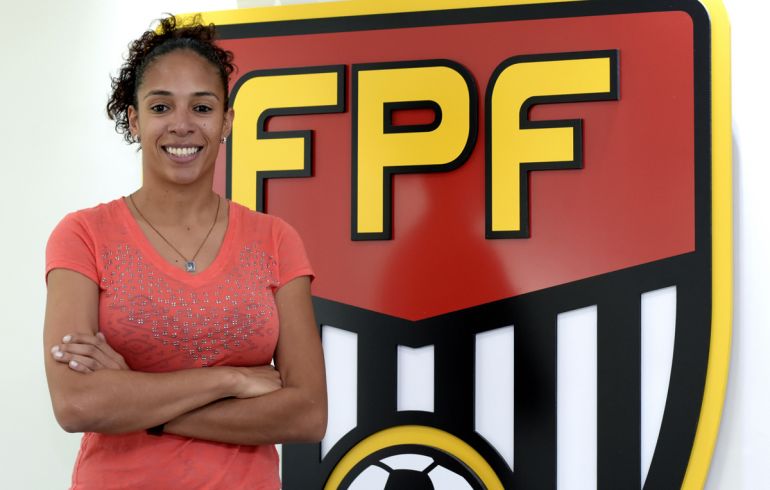 Cedida -  Ex-atleta exerce a função de coordenadora do Departamento de Futebol Feminino da FPF