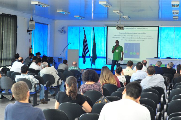 Marcio Oliveira - No encontro, participantes traçaram pré-diagnóstico de problemas ambientais enfrentados na região