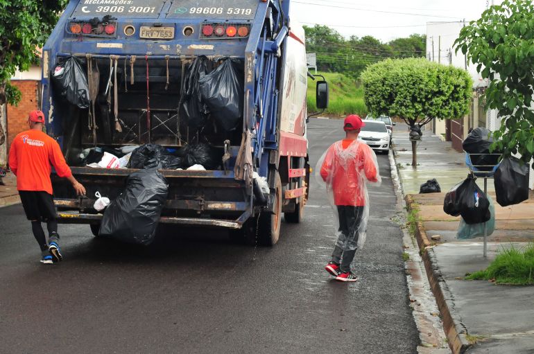 Arquivo - Conforme Prudenco, coleta de lixo não apresentará mudança em virtude do jogo do Brasil