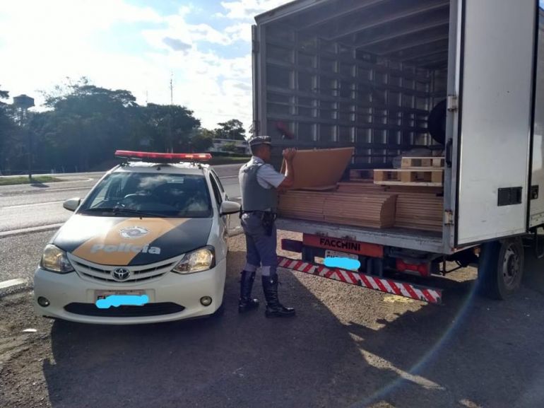 Polícia Militar Rodoviária - Material foi encontrado em caminhão abordado pela Polícia Rodoviária