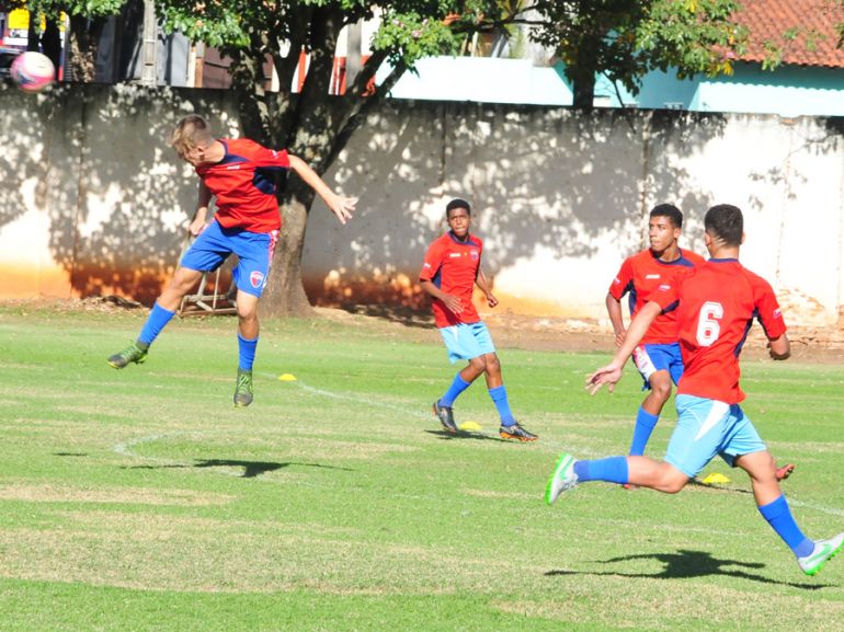 Marcio Oliveira - Equipes sub-15 e sub-17 do Grêmio focam na segunda fase com treinos durante as tardes