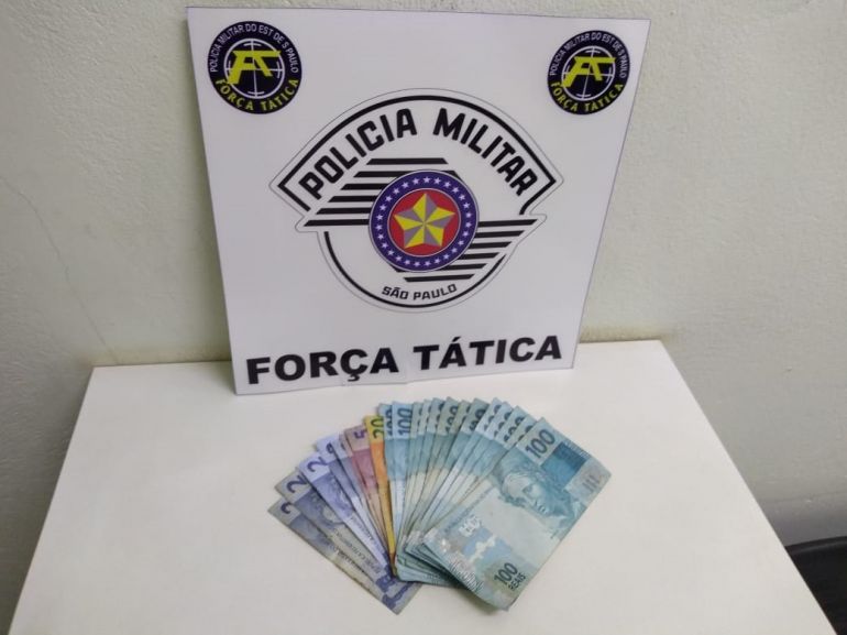 Polícia Militar - Dinheiro roubado pelos assaltantes foi devolvido ao proprietário