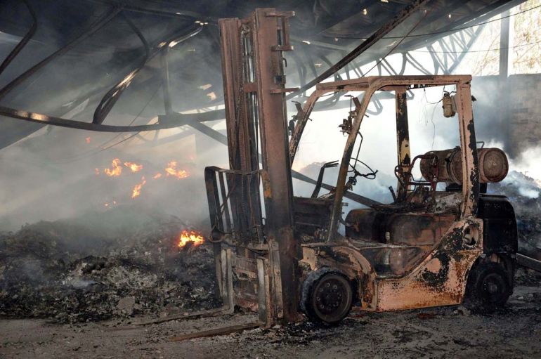 Arquivo - Incêndio na Cooperlix ocorreu na noite de 14 de julho e destruiu todo o barracão local