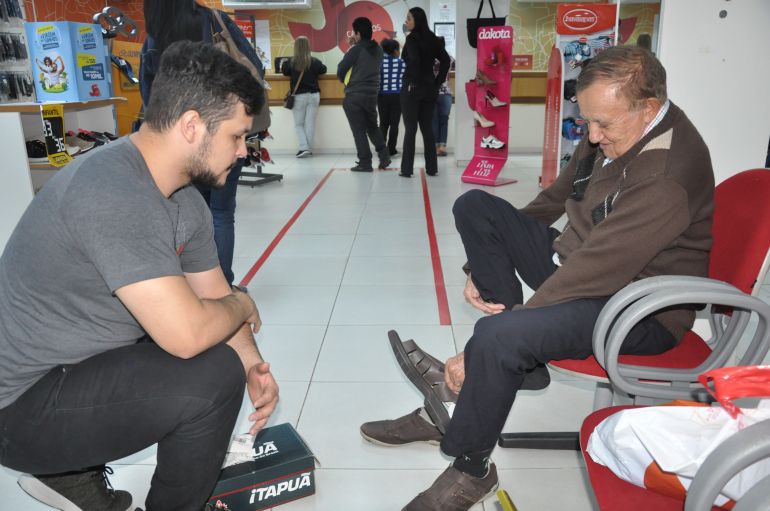 José Reis - Aparecido aproveitou a segunda-feira para trocar o presente que ganhou