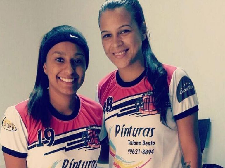 Cedida/ Leniza Garrido: Thamara Cristina e Anelise se conheceram através do futebol
