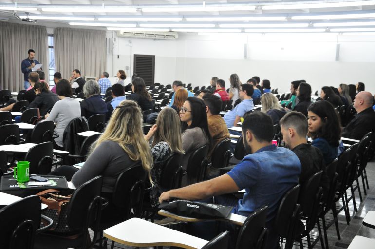 Marcio Oliveira - Simpósio propõe discussão sobre recursos hídricos, solo e agricultura