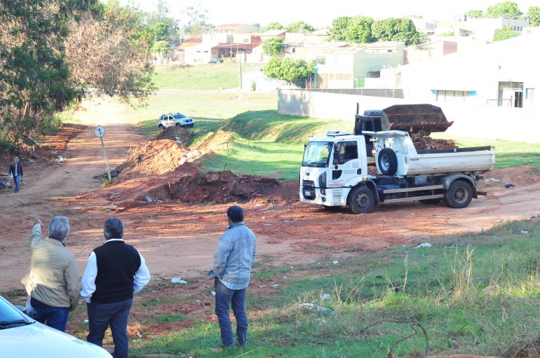 Marcio Oliveira - Estrada Municipal do Jabaquara recebeu ação de limpeza ontem