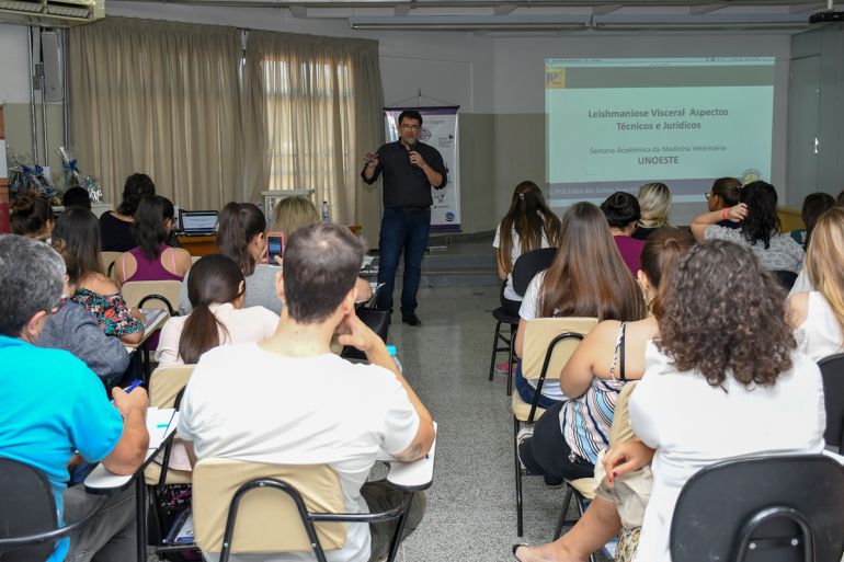 Mariana Tavares/ AI da Unoeste - Dr. Fábio dos Santos Nogueira, presidente do Brasileish – grupo de estudos em leishmaniose animal