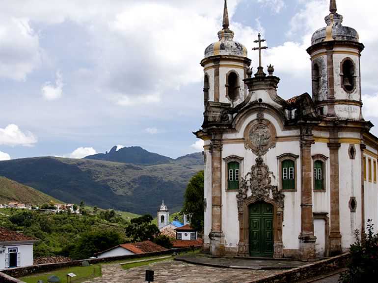 Adriano Kirihara - A Igreja São Francisco de Assis, construída em 1970, é um dos principais cartões postais de Ouro Preto