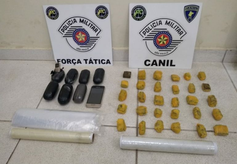 Polícia Militar - Tabletes de maconha e celulares seriam entregues pela mulher durante visita à unidade