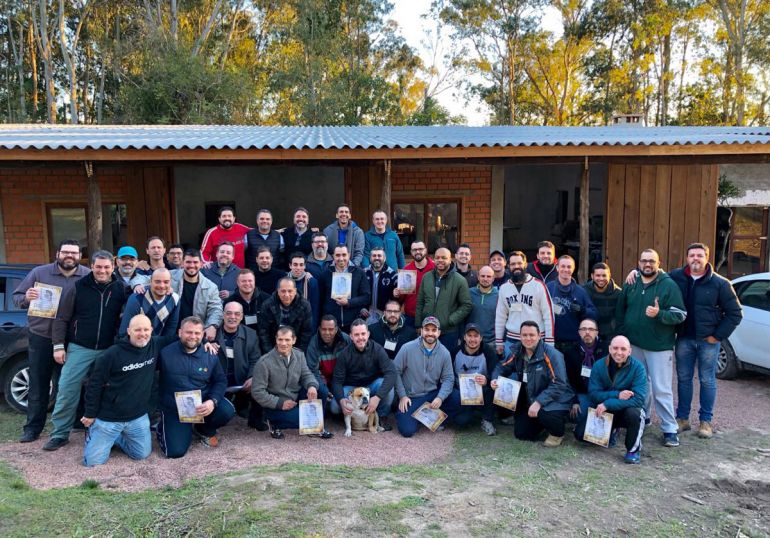 AI do MMB - Entre os dias 24 e 26 de agosto, voluntários prudentinos ministraram o retiro em um sítio de Porto Alegre