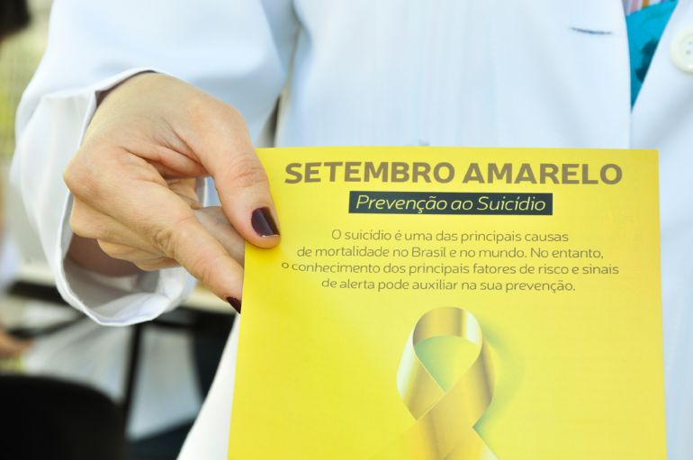 João Paulo Barbosa/AI da Unoeste - Panfleto, produzido com apoio da APP e distribuído durante ações do Setembro Amarelo, em PP