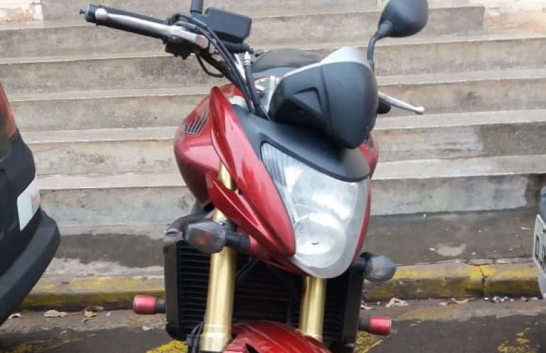 Polícia Militar Rodoviária - Motocicleta roubada em Minas Gerais seria entregue no Paraguai